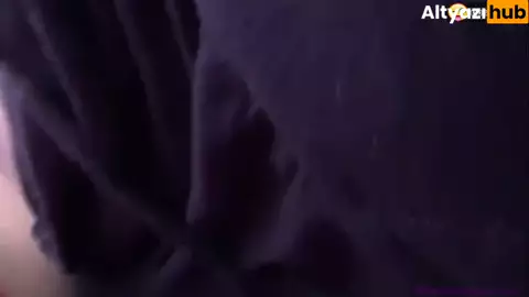 Altyazılı Porno: Hastalıktan Halsiz Uyuyan Üvey Anneye Sürttüren Fırsatçı