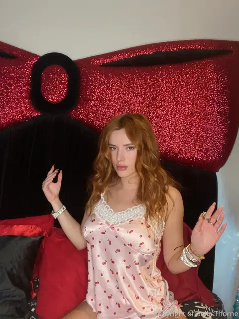 Bella Thorne İfşa Arşivi #49162