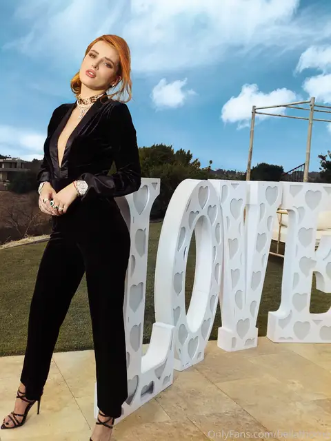 Bella Thorne İfşa Arşivi #48931