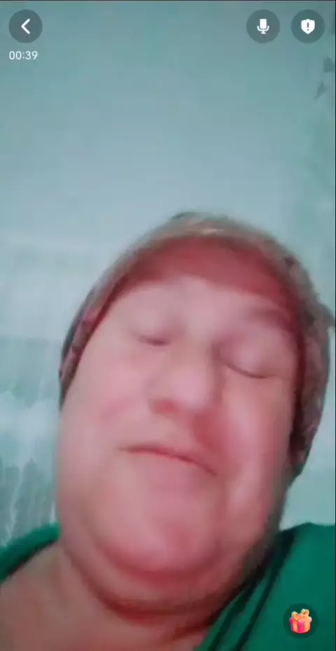 Yayıncı İfşa Omegle Görüntüleri Türk Kadın