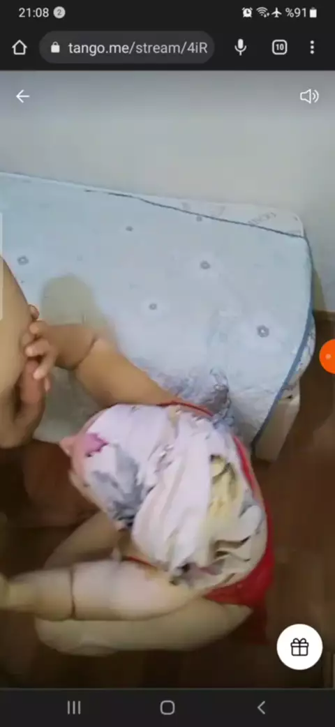 Türbanlı İfşa: Gizemli Kadının Özel Kareleri