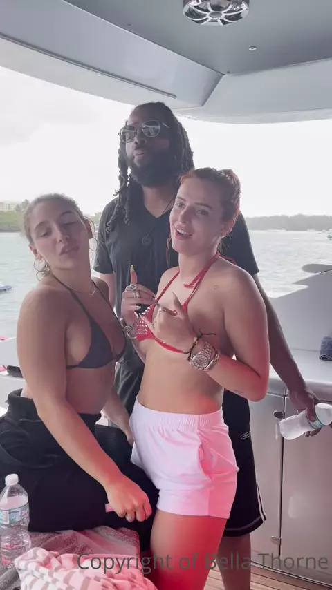 Bella Thorne İfşa Arşivi #49315