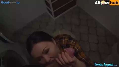 Altyazılı Porno: Parasıyla Anlaştığı Garsonu Tuvalette Domaltıp Terletti