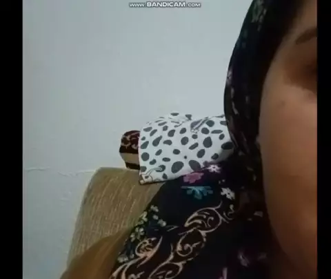 Türk Omegle İfşa: Yayıncı Kızın Anlık Görüntüleri