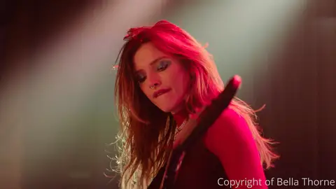 Bella Thorne İfşa Arşivi #49199