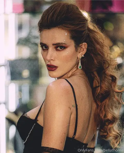 Bella Thorne İfşa Arşivi #48287